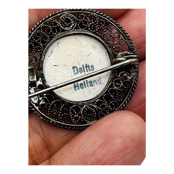 Delfts Holland Blue Vintage Brooch Ceramic and Sterling Silver Made in Holland - Picture 6 of 8